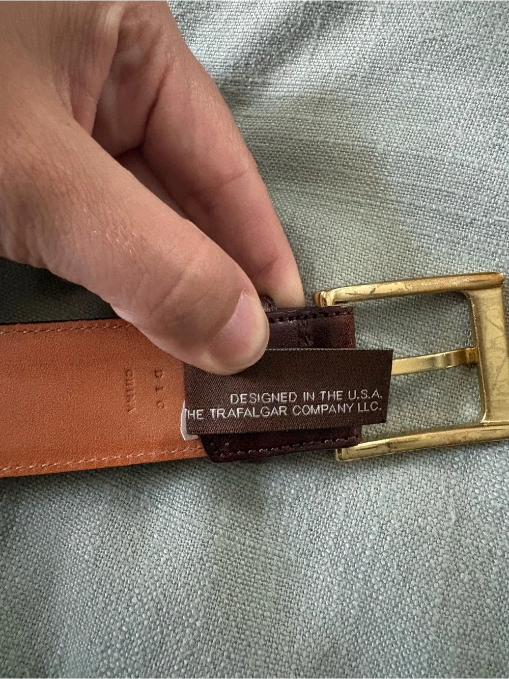 Trafalgar Cortina Leather Belt Men’s Size 42 Mahogany Brown Gold Buckle